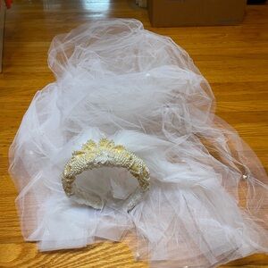 Elegant Beaded Bridal Headband Veil